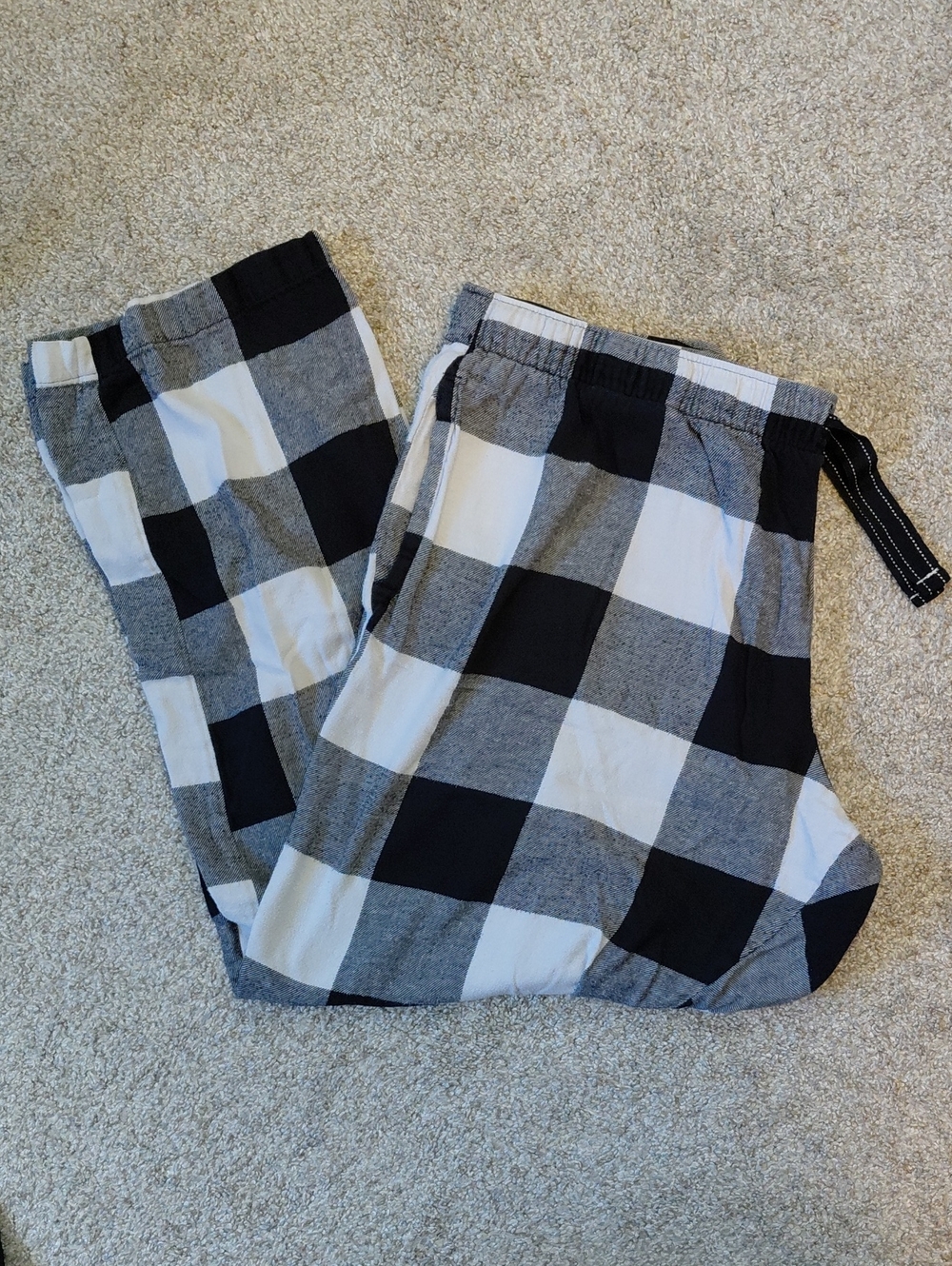 Black & Gray Plaid Lounge Pants